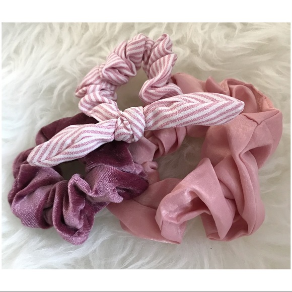 Accessories - △ 3 Scrunchies △